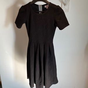 LuLaRoe Amelia XS Black Embossed